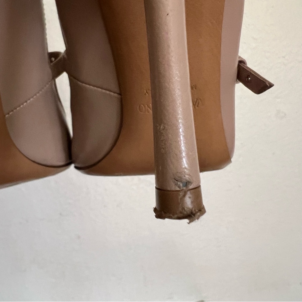 Valentino Garavani Nude Heels - Picture 11 of 16